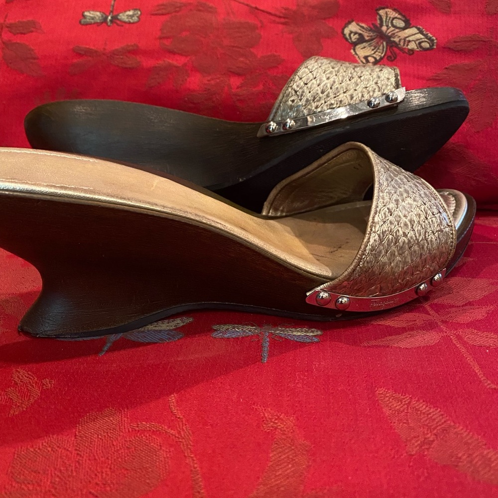 Vintage Ferragamo gold high heel slides. Size 11.